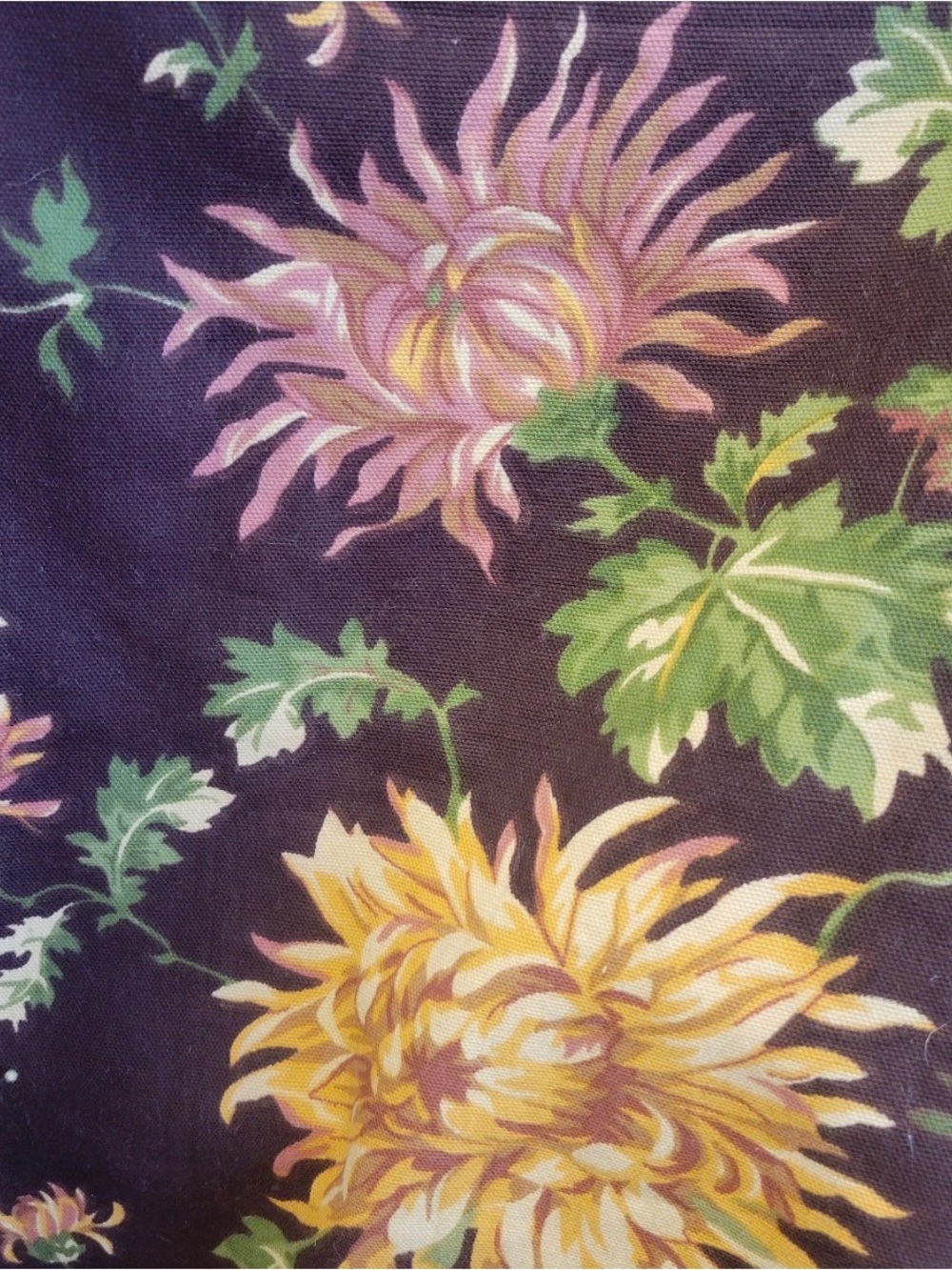 April Cornell Tablerunner Antoinette Fall Mums Floral Maroon Fabric 16 x 90 New - Picture 2 of 4